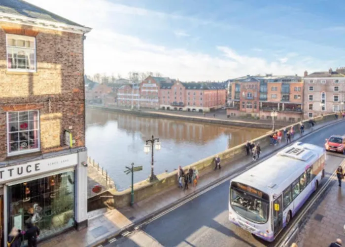 Vikings Centre Exclusive Offers With Private Parking & Terrace Lägenhet York