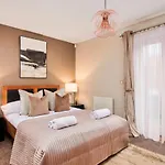 Vikings Centre Exclusive Offers With Private Parking & Terrace