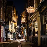 Vikings Centre Exclusive Offers With Private Parking & Terrace *