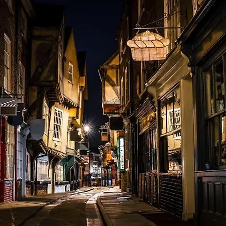 Vikings Centre Exclusive Offers With Private Parking & Terrace *