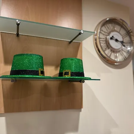 Vikings Centre Exclusive Offers With Private Parking & Terrace Apartment York