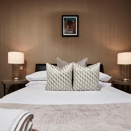 Vikings Centre Exclusive Offers With Private Parking & Terrace *