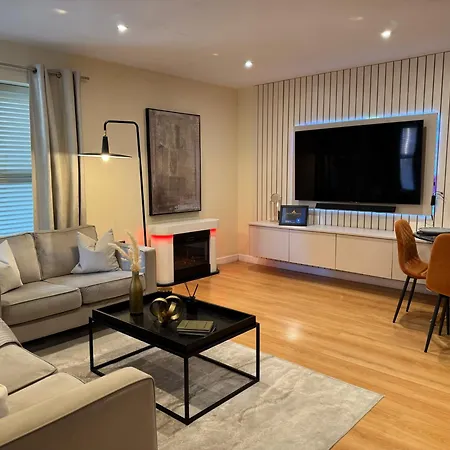 דירה Vikings Centre Exclusive Offers With Private Parking & Terrace יורק